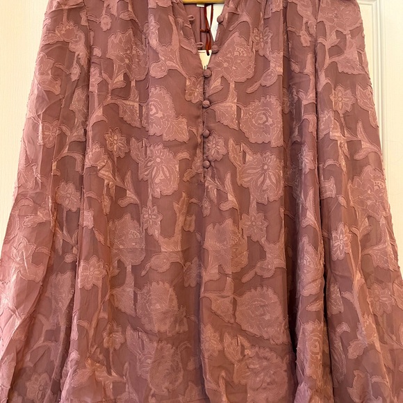 Blouse with appliqué flowers - Picture 3 of 7